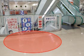 【ゆめマート 門司】2Fエスカレーター横 販促プロモーションや物販のポップアップストアにおすすめな催事イベントスペース