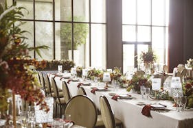 【新屋敷駅6分】広々とした面積を有する高級感あふれる空間は、フォーマルな講演会やイベントに最適なスペースです(ルーチェ)