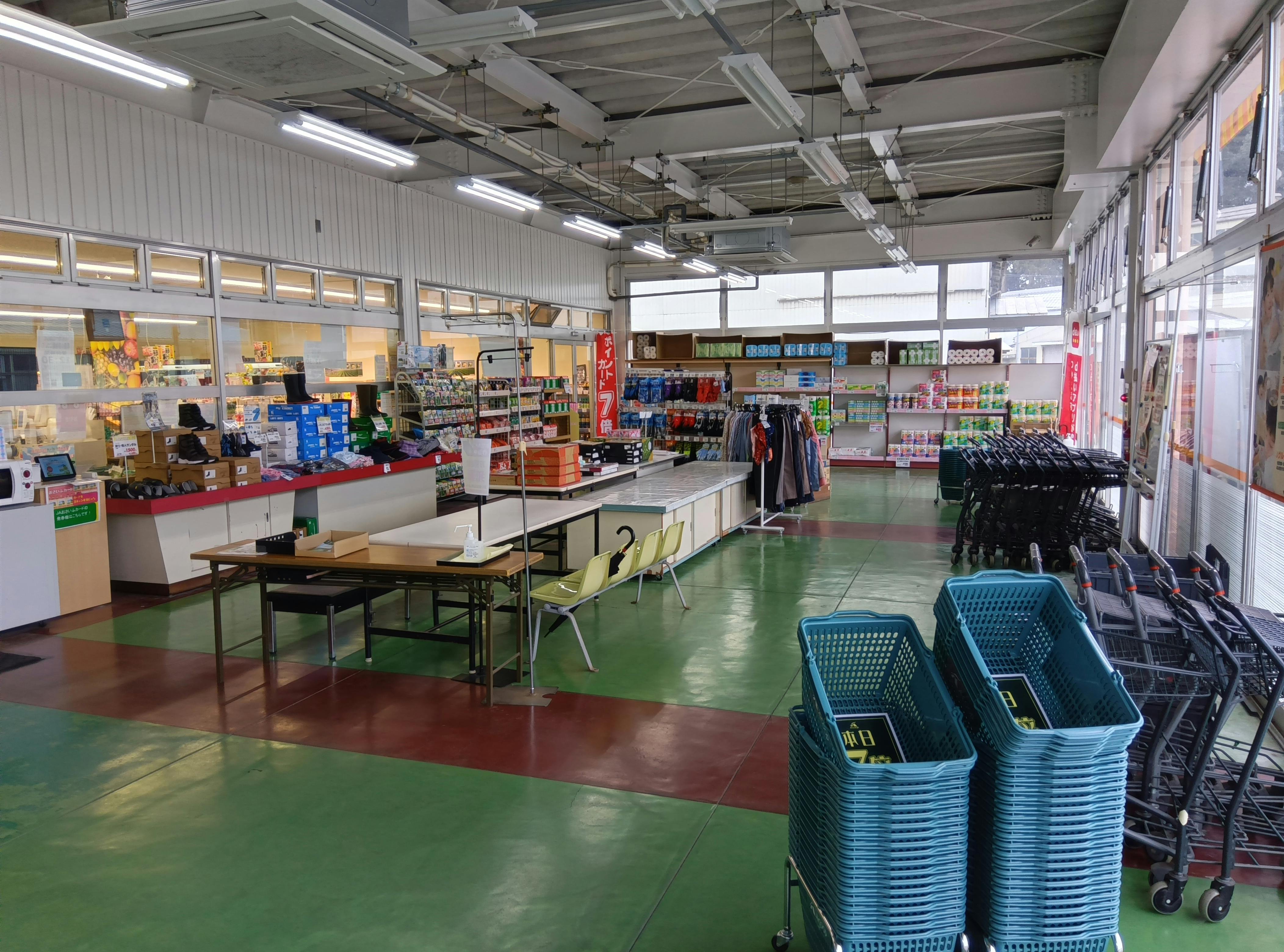 【Aコープいわみ店】食物販や販促イベントに最適な店内ポーチスペースの画像