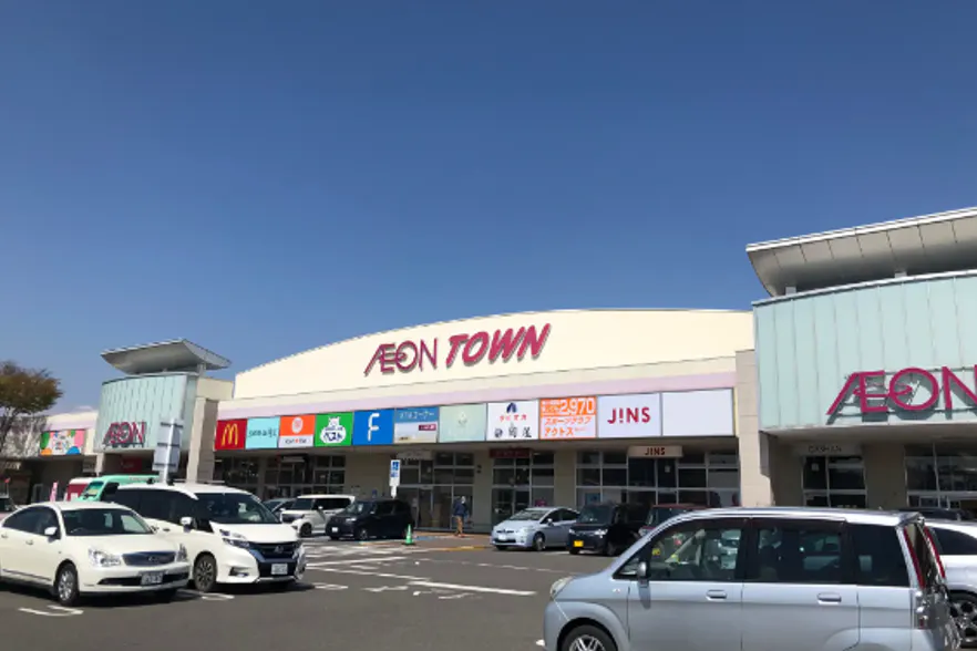 【イオンタウン須賀川】ポップアップストアやプロモーションに適したショッピングセンター出入口付近の視認性の高いイベントスペース(マクドナルド側風除室)