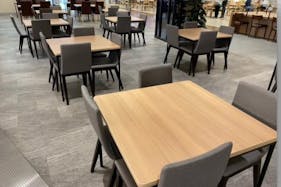 【イオンモール高崎】モール内広告 フードコートテーブルシール