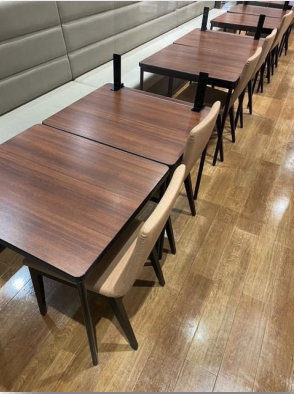 【イオンモール高崎】モール内広告 フードコートテーブルシール