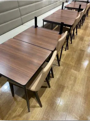 【イオンモール高崎】モール内広告 フードコートテーブルシール