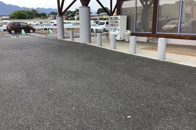 【ダイナム群馬安中店】キッチンカー出店やプロモーションイベントに最適なアミューズメント施設のイベントスペース(③店舗正面出入口前左側)の画像1