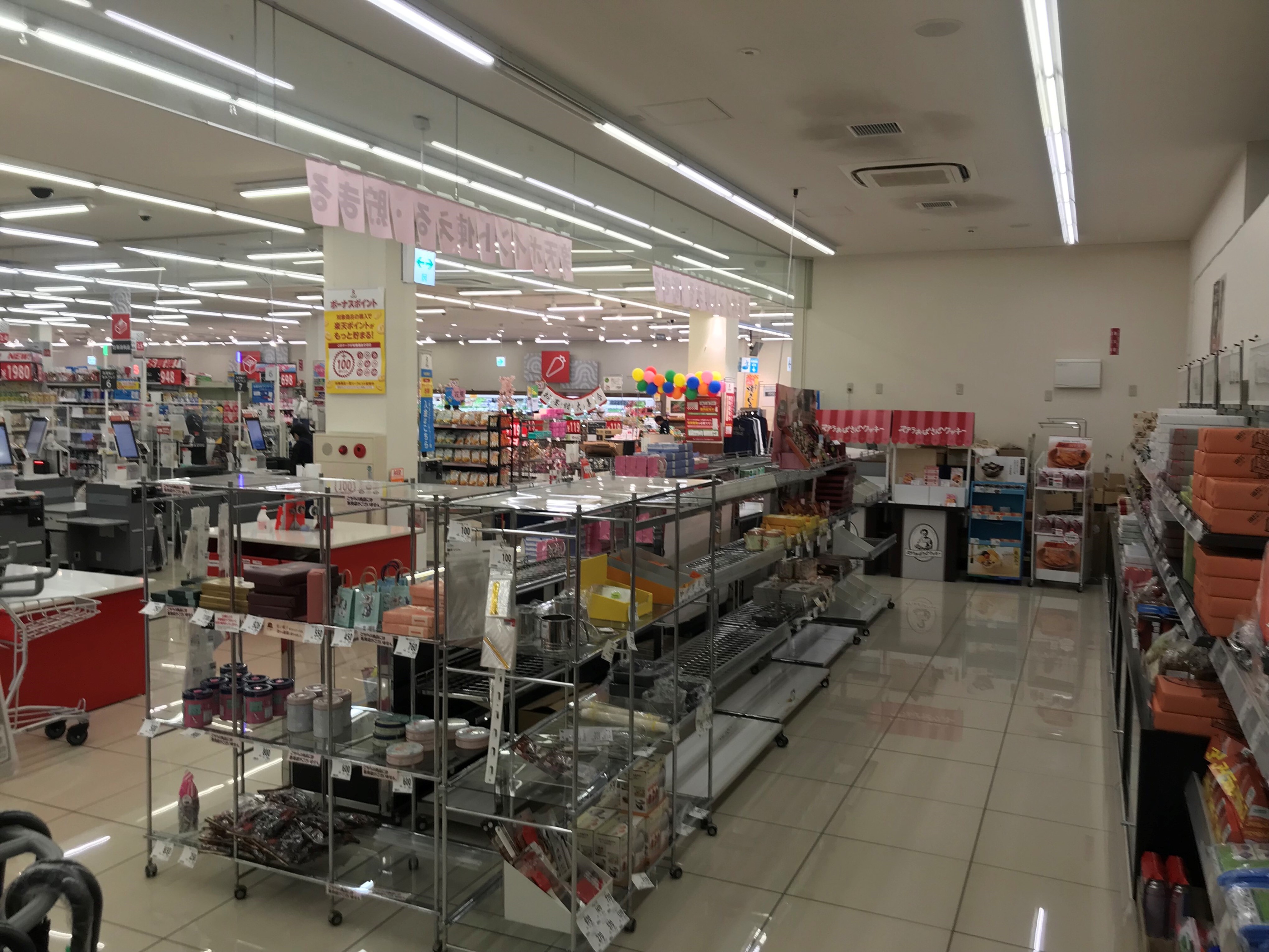 【西友　富士今泉店】1階催事場　ポップアップストア(物販、食物販)やプロモーション用途に最適なスーパー店内催事イベントスペース