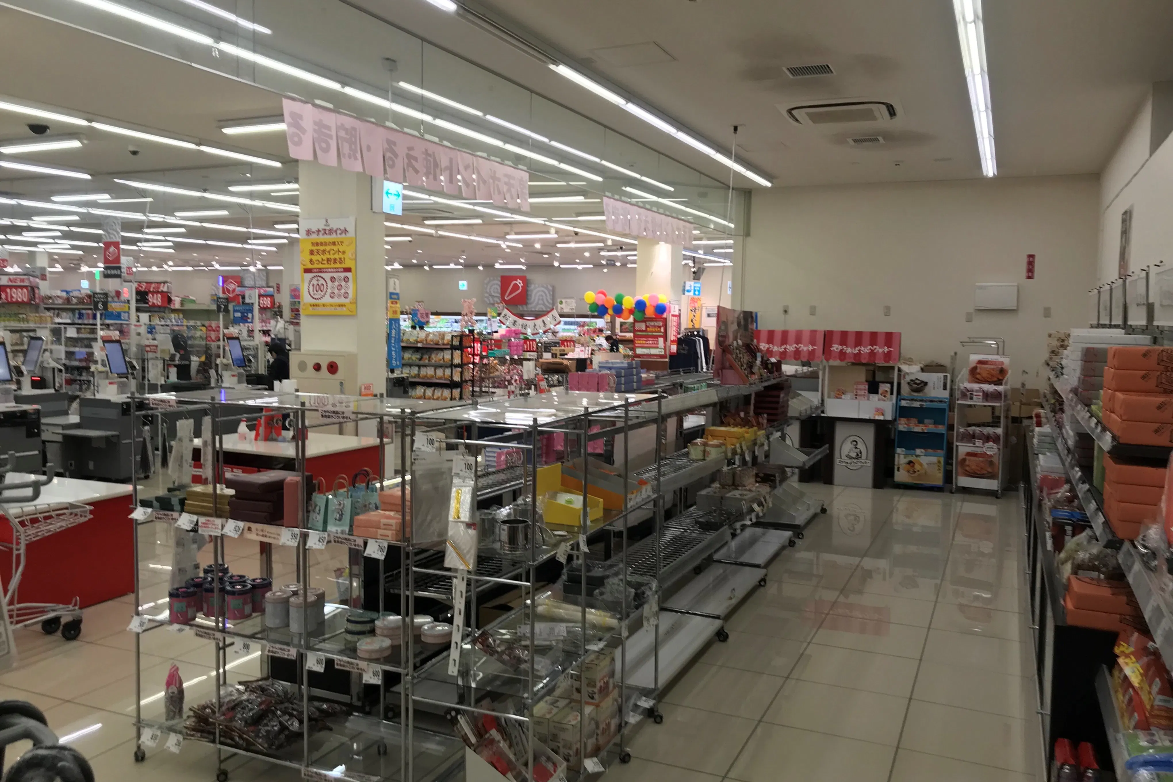 【西友 富士今泉店】1階催事場 ポップアップストア(物販、食物販)やプロモーション用途に最適なスーパー店内催事イベントスペース