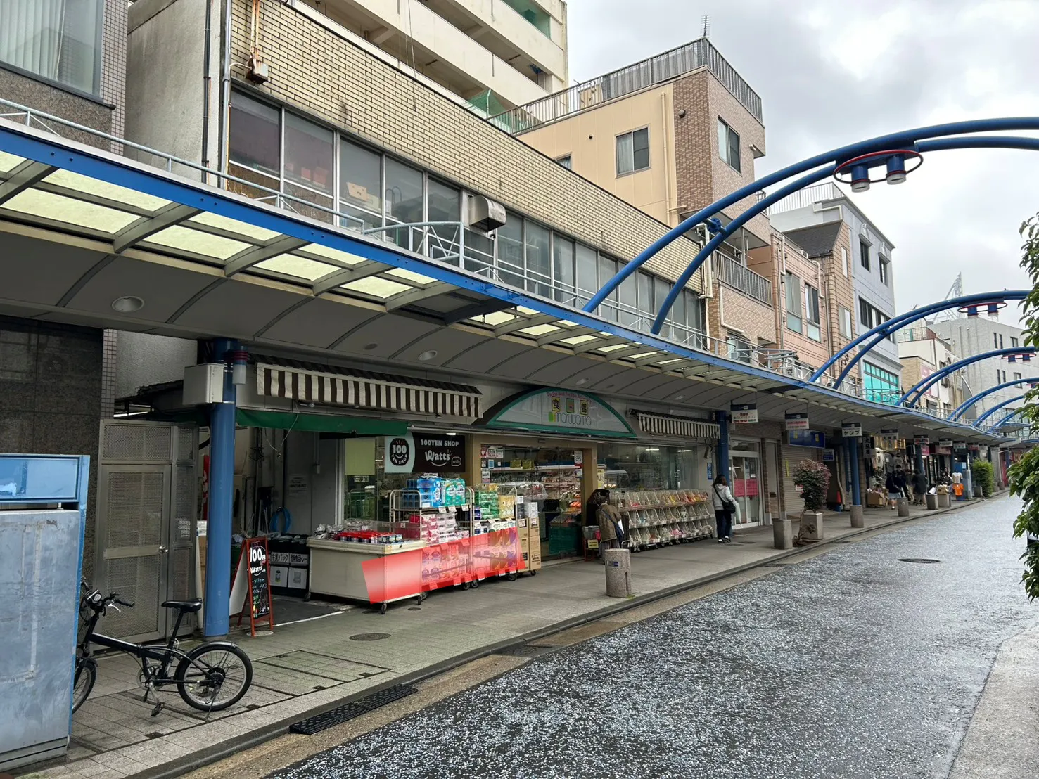 【食選館マルヤマ藤棚店】買取催事が実施可能な屋内＋左軒下スペースの画像