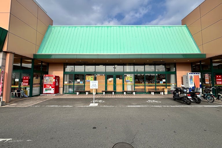 【Aコープいまばり愛彩店】イベントスペース1(中央のスペースでイベント実施可能)