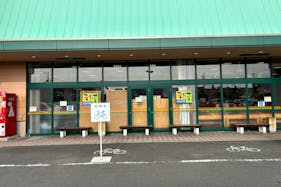 【Aコープいまばり愛彩店】食物販や販促イベントに最適な店舗中央の屋外スペース