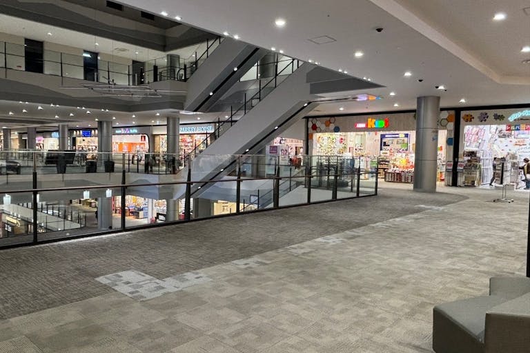 3階イオンスタイル前ブリッジ2