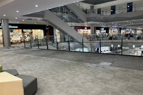 【イオンモール四條畷】3階イオンスタイル前ブリッジ