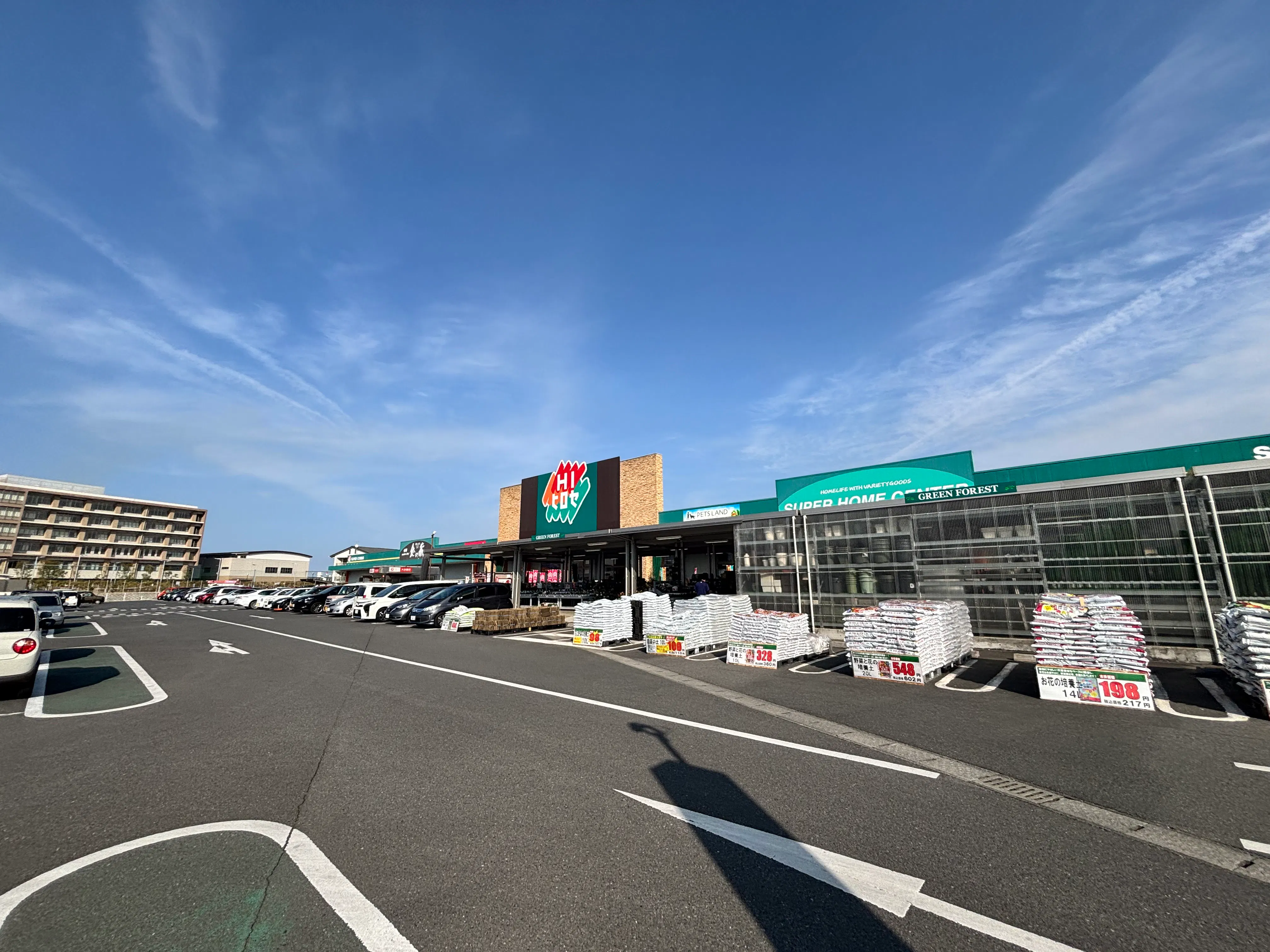 【HIヒロセスーパーコンボ元町店】プロモーションイベントに最適なホームセンターの食品側ベーカリー横(店内レジ後ろ）のスペース