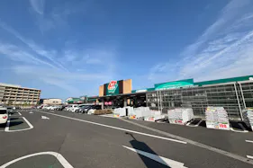 【HIヒロセスーパーコンボ元町店】プロモーションイベントに最適なホームセンターの食品側ベーカリー横(店内レジ後ろ)のスペース