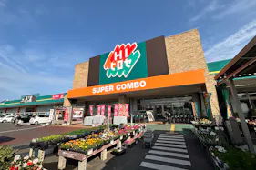 【HIヒロセスーパーコンボ元町店】プロモーションイベントに最適なホームセンターの食品側ベーカリー横(店内レジ後ろ)のスペース