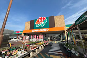 【HIヒロセスーパーコンボ元町店】プロモーションイベントに最適なホームセンターの食品側ベーカリー横(店内レジ後ろ)のスペース