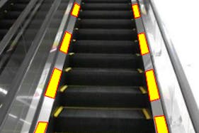 【イオンモール広島祇園】モール内広告 エスカレーター