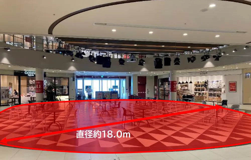 【三井アウトレットパーク 北陸小矢部】1階 東口屋内イベントスペース