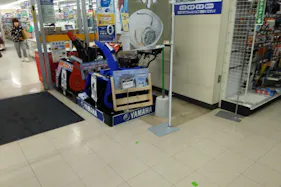 【サンデー秋田御野場店】風除室 食物販やプロモーション等の出店に最適なホームセンター店内のイベントスペース