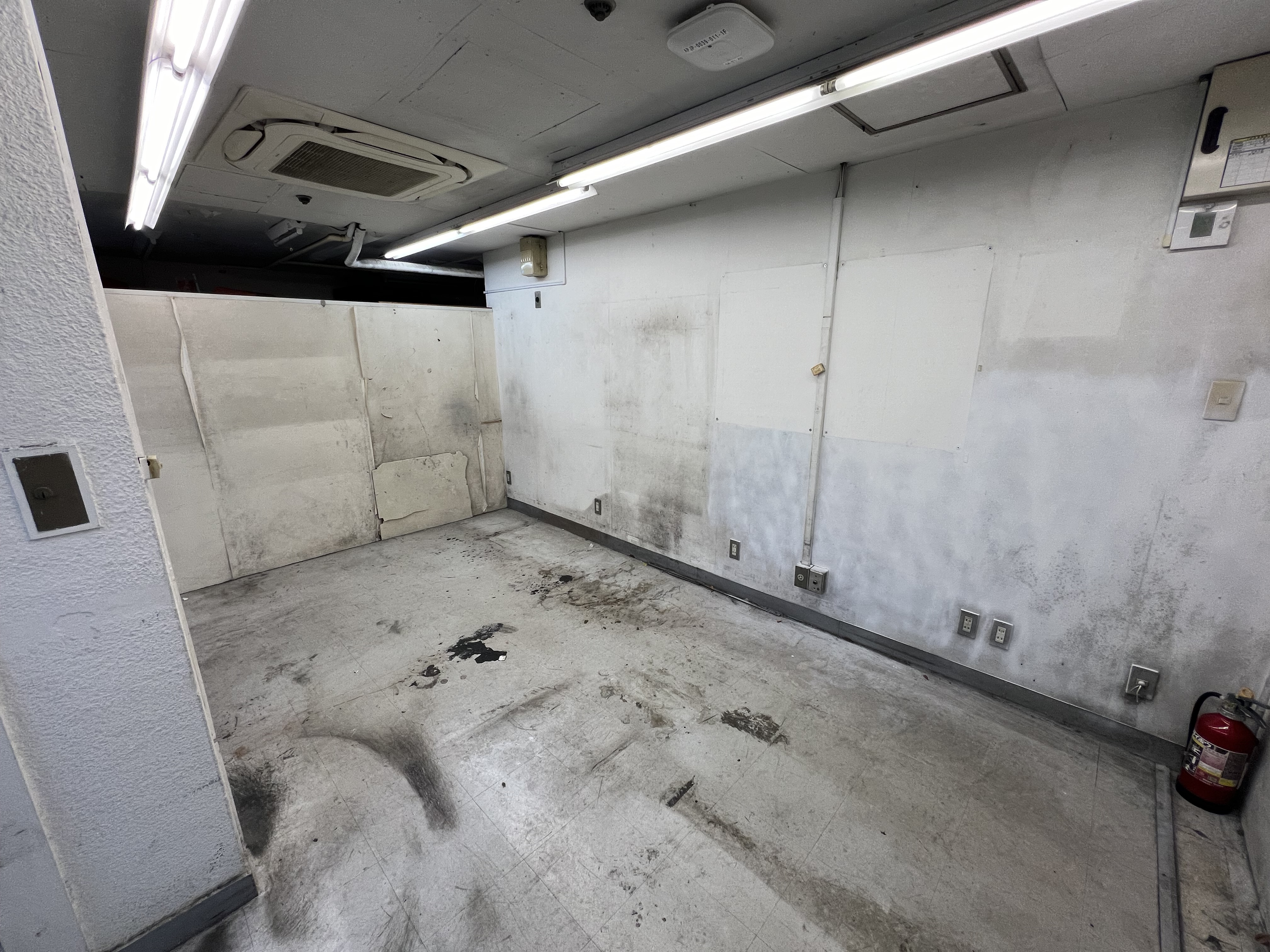 【西友　下高井戸店】1F入口横テナント区画　プロモーション用途や物販、食物販のポップアップストアに最適なスーパー店内催事イベントスペース