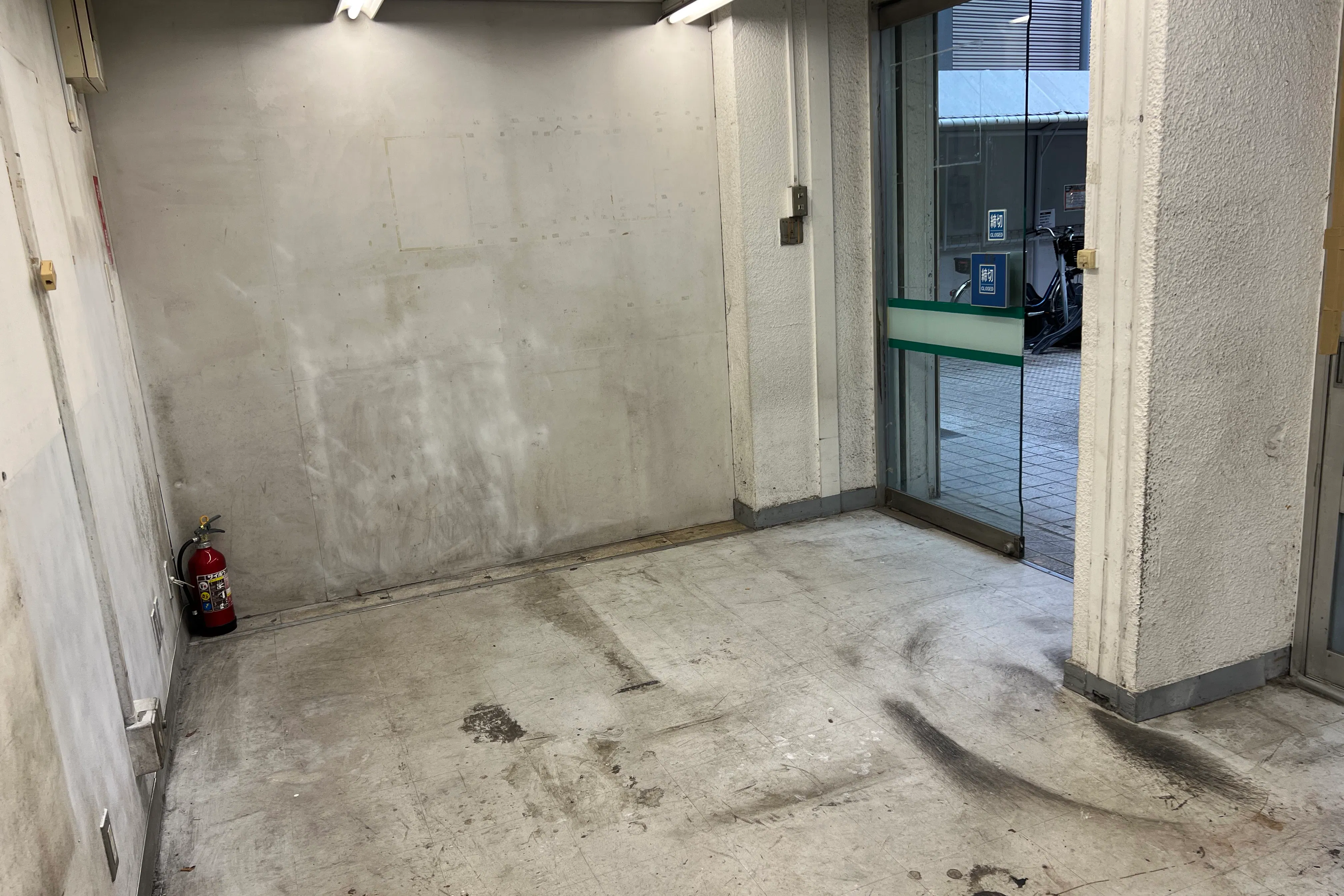 【西友 下高井戸店】1F入口横テナント区画 プロモーション用途や物販、食物販のポップアップストアに最適なスーパー店内催事イベントスペース