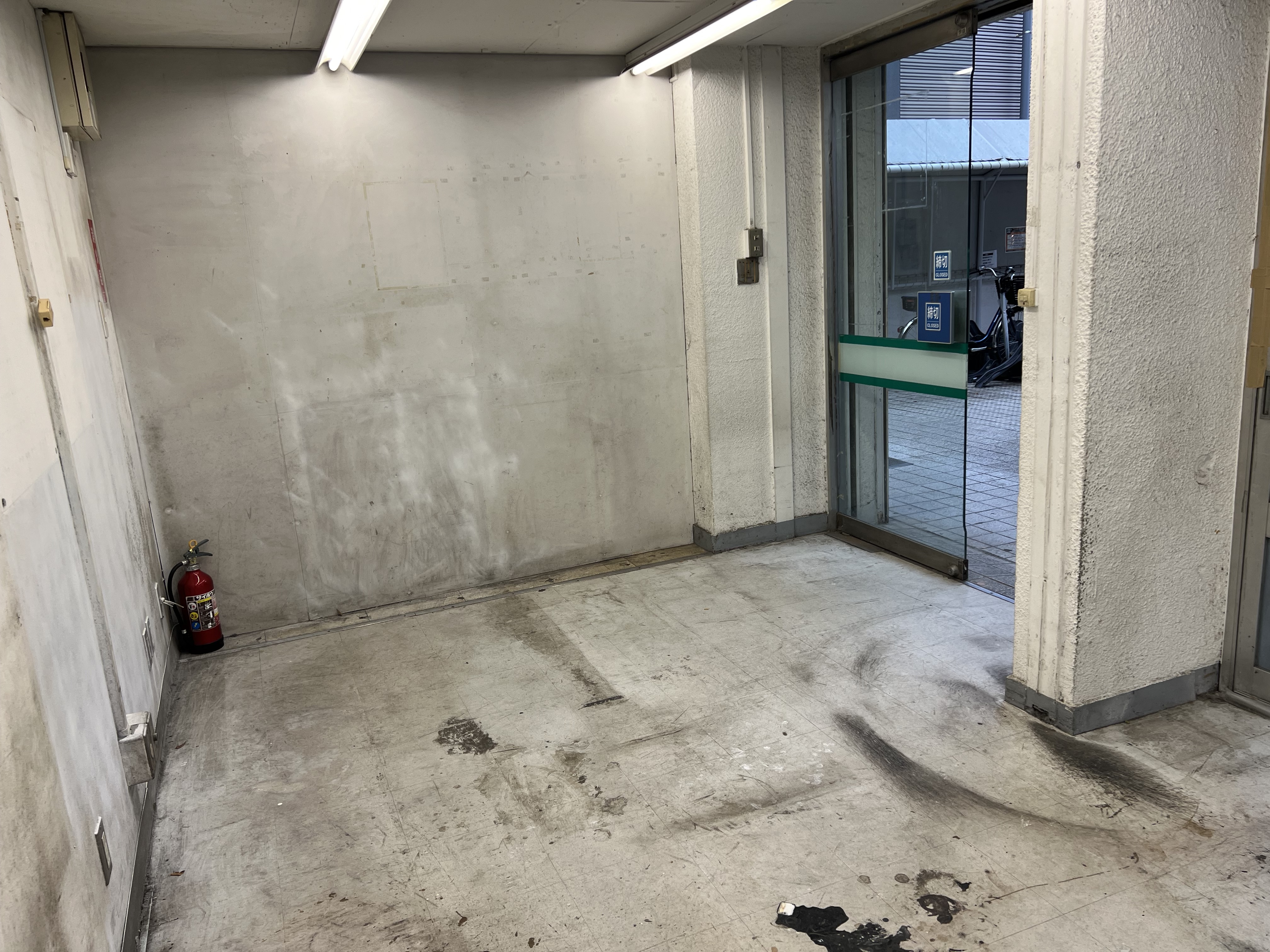 【西友　下高井戸店】1F入口横テナント区画　プロモーション用途や物販、食物販のポップアップストアに最適なスーパー店内催事イベントスペース