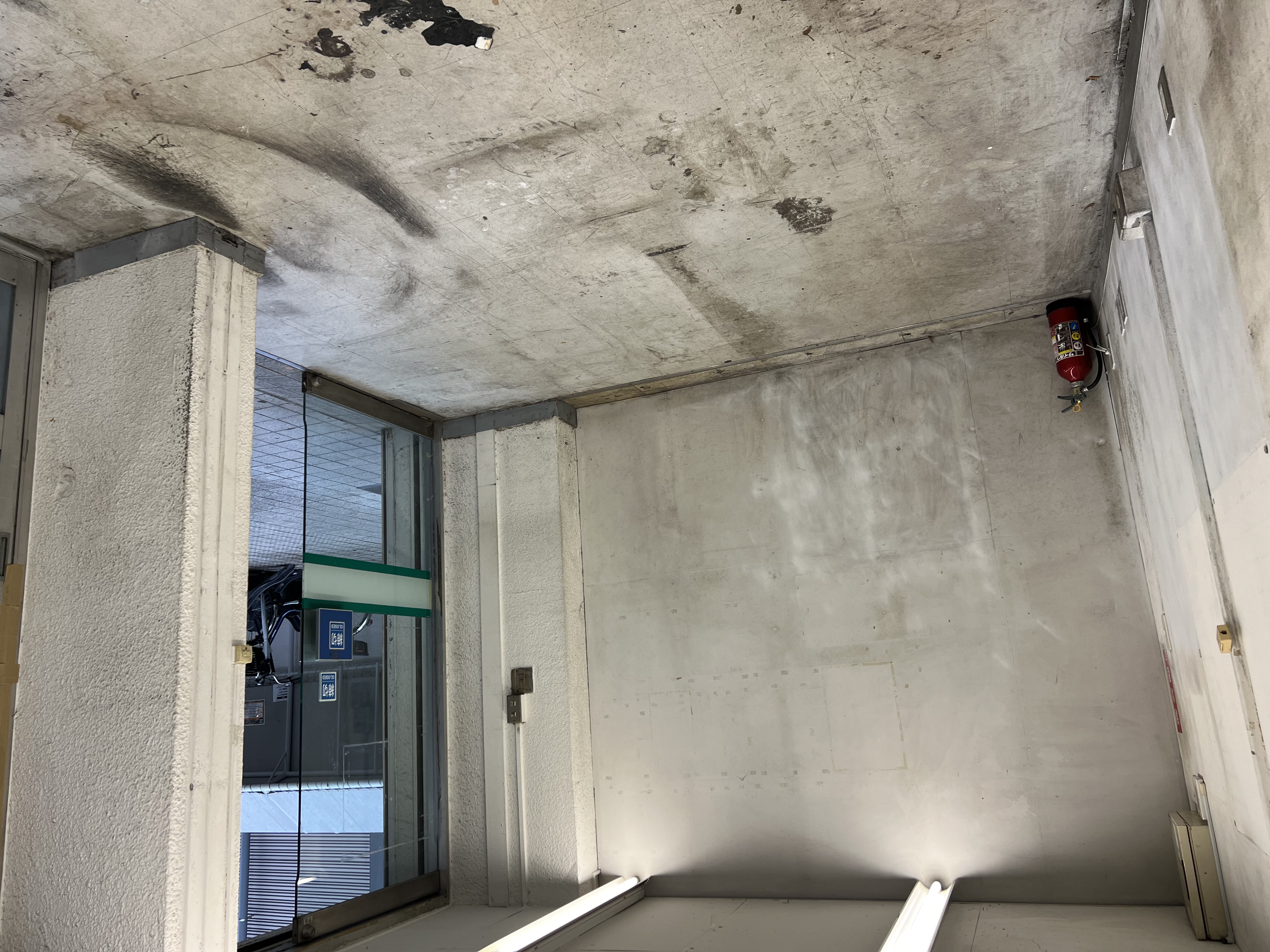 【西友　下高井戸店】1F入口横テナント区画　プロモーション用途や物販、食物販のポップアップストアに最適なスーパー店内催事イベントスペース