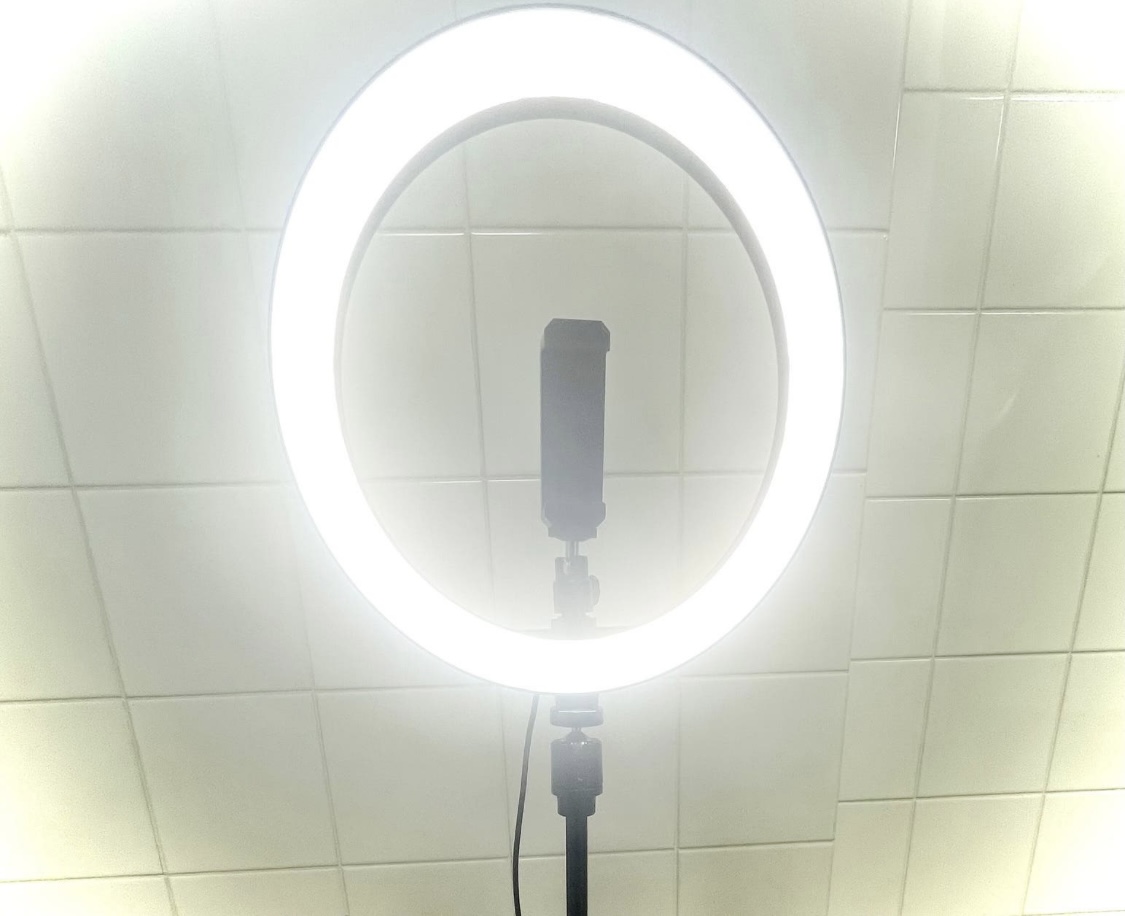 スマホホルダー付きリングライト