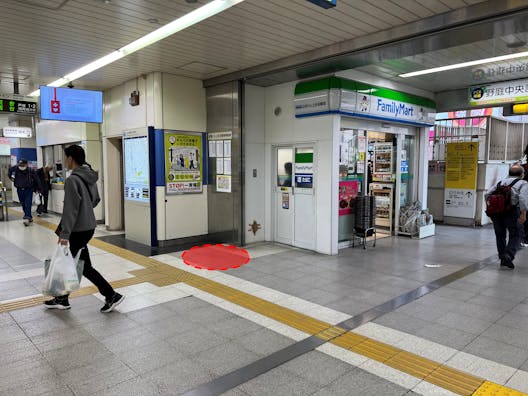 【横浜市営地下鉄ブルーライン上永谷駅】各種プロモーションやサンプリングに最適な人通りの多い改札外イベントスペース