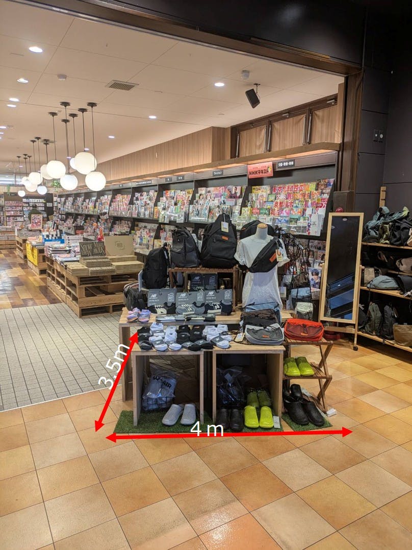 【TSUTAYAたかなべ店】販促プロモーションや物販に最適な店舗入口近くのイベントスペースの画像