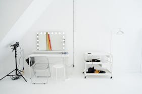 【松屋町駅6分】ポップアップや展示会に最適な白壁3階フロアをすべて利用可能な路面スペース