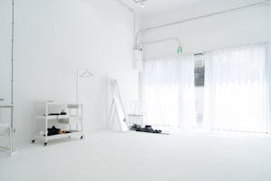 【松屋町駅6分】ポップアップや展示会に最適な白壁3階フロアをすべて利用可能な路面スペース