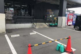 【メガセンタートライアル新宮店】キッチンカーの出店が可能な「②キッチンカースペース※店舗正面側です」