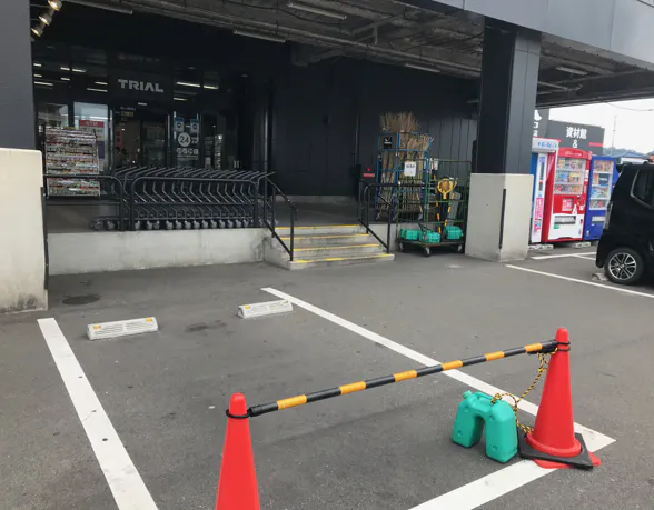 【メガセンタートライアル新宮店】キッチンカーの出店が可能な「②キッチンカースペース※店舗正面側です」
