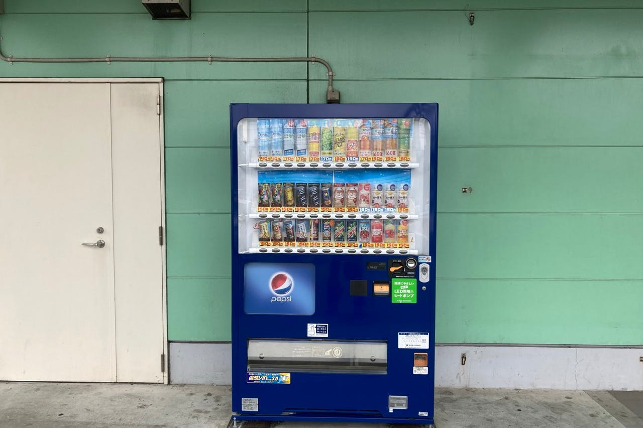 【ダイナム北海道札幌東雁来店ゆったり館】キッチンカーやプロモーションに最適なアミューズメント施設のイベントスペース(店舗正面入口前)