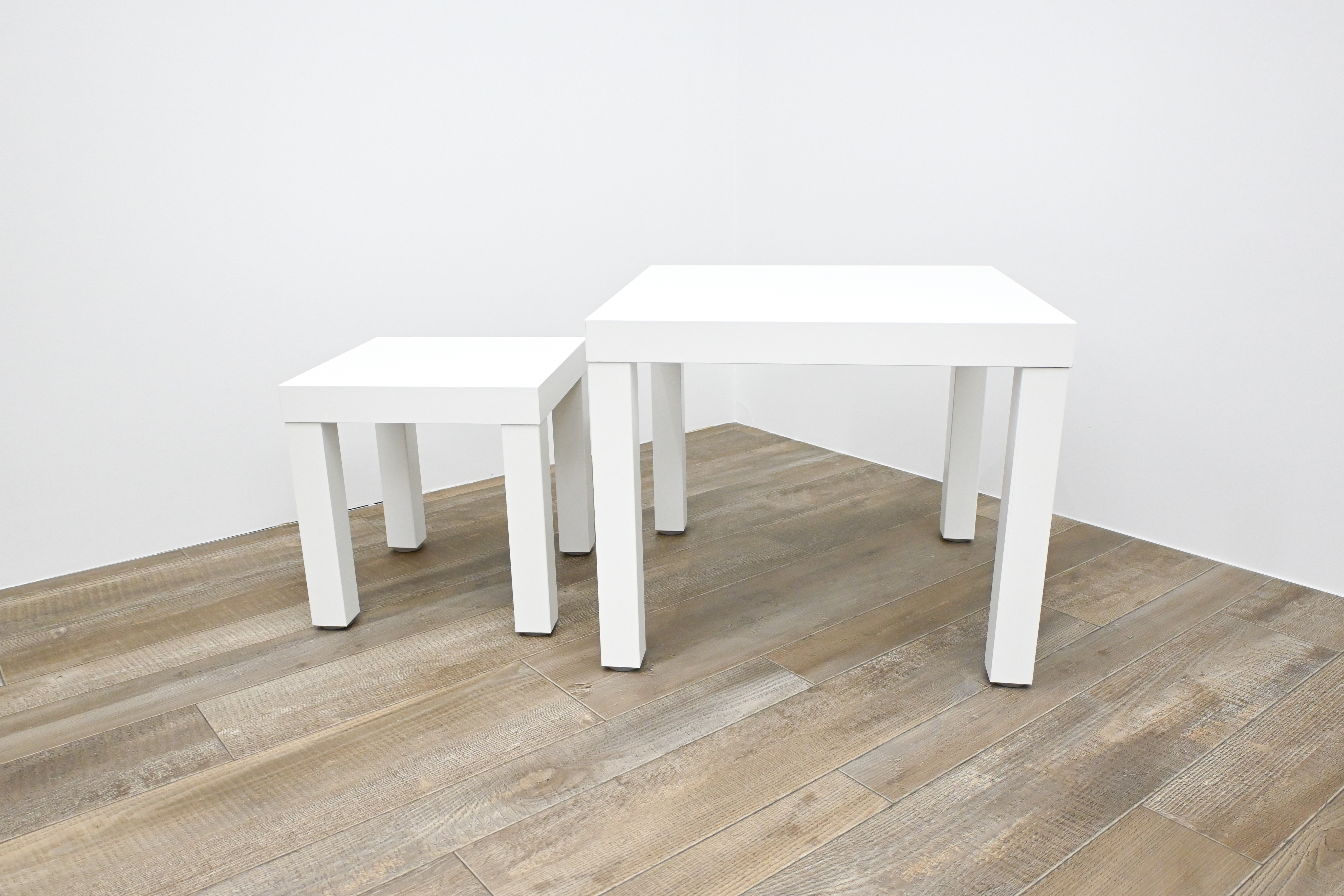 展示台 55x55cm/35x35cm（2台：各1台）