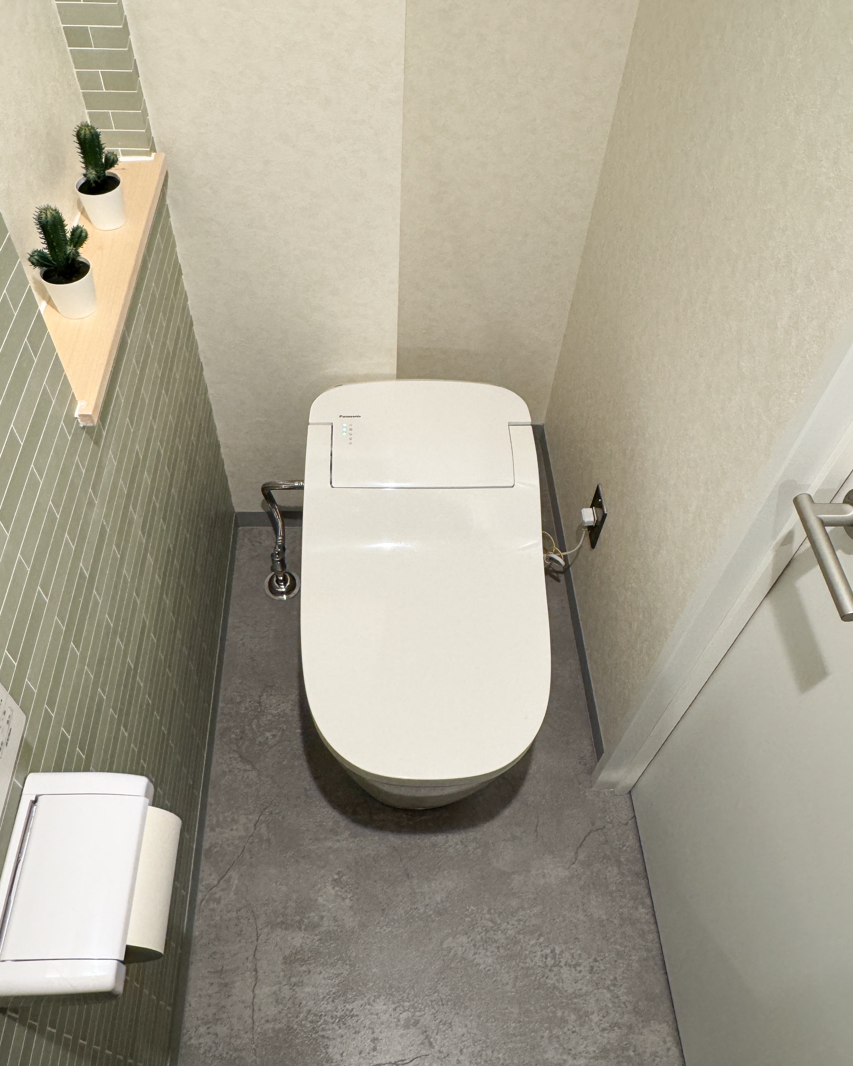 自動洗浄ウォシュレットトイレ