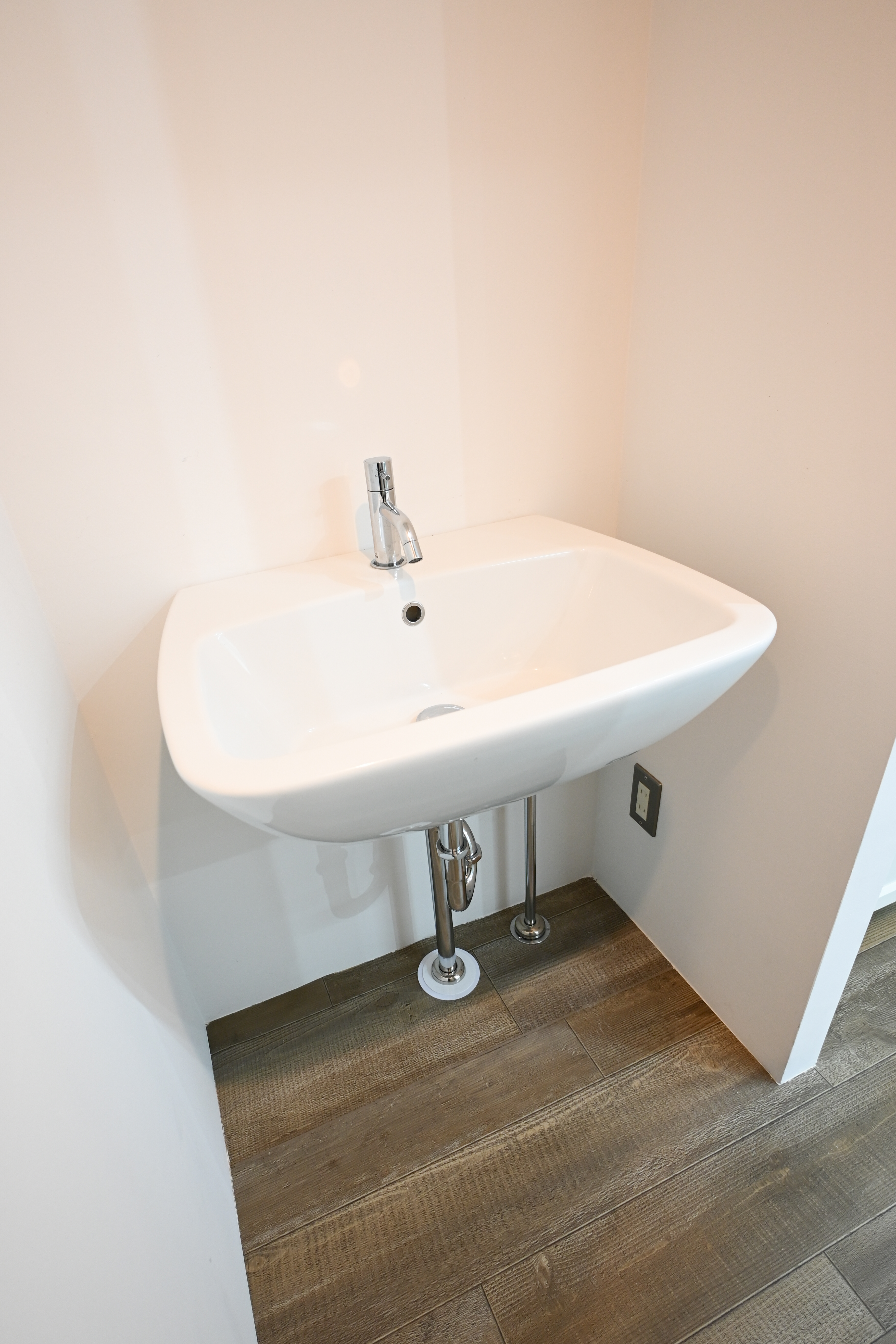 トイレ前の洗面スペース