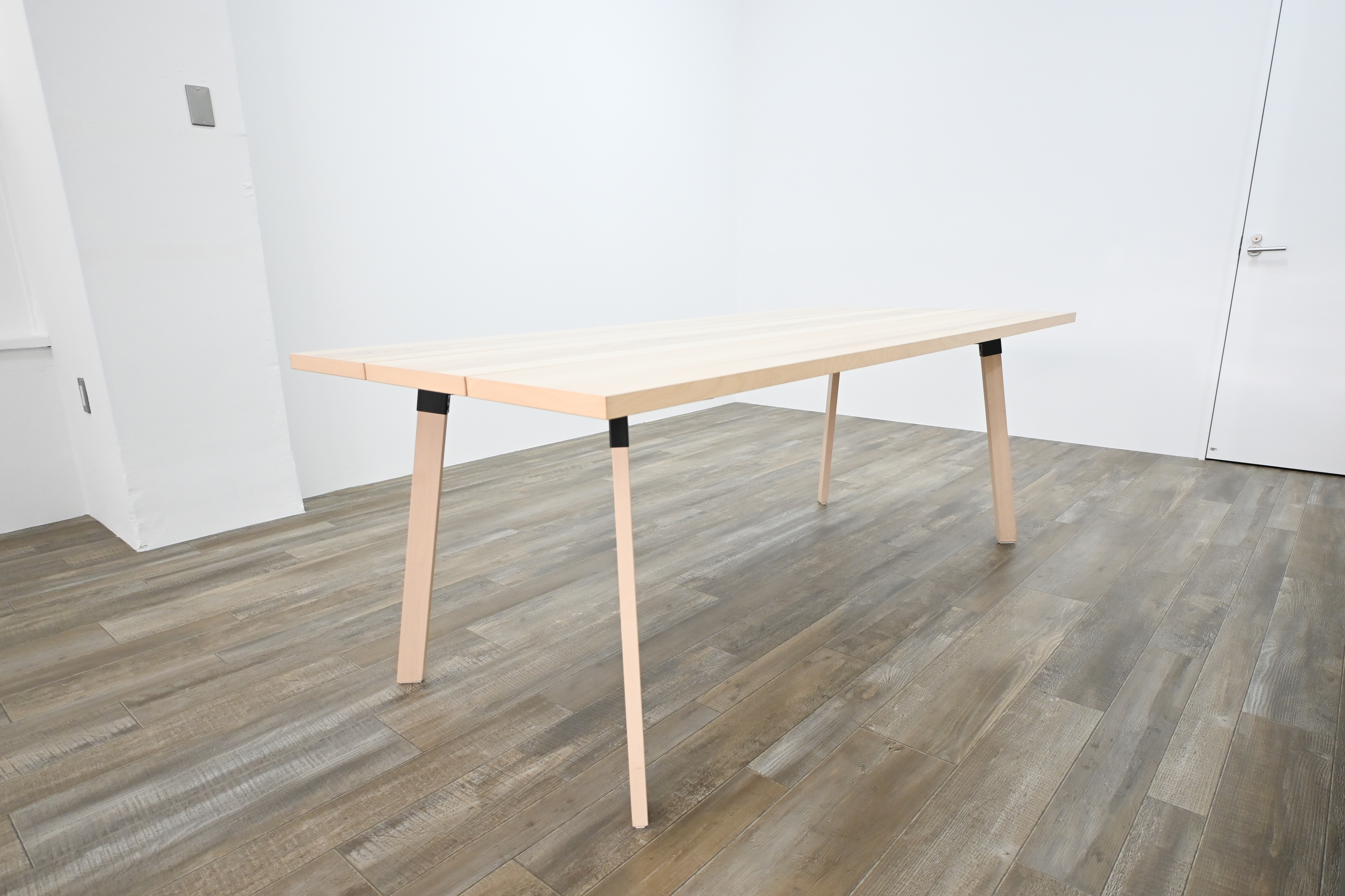 テーブル 200 x 90cm（1台）