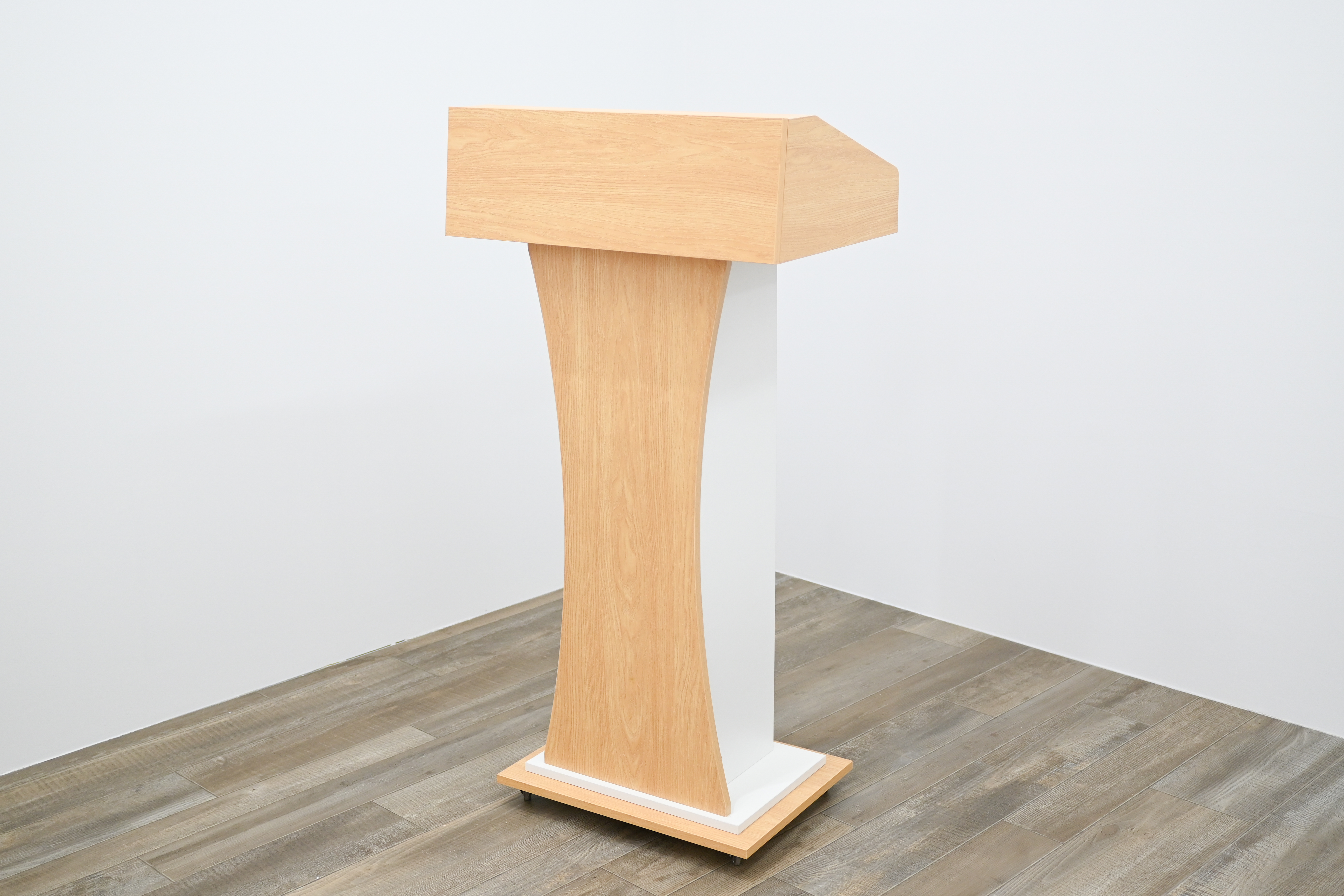 演台・会計カウンター