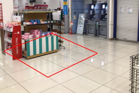 【西友松長店】1階サービスカウンター横　プロモーション用途や物販、食物販のポップアップストアに最適なスーパー店内催事イベントスペース