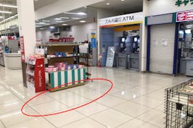 【西友 松長店】1階サービスカウンター横 プロモーション用途や物販、食物販のポップアップストアに最適なスーパー店内催事イベントスペース