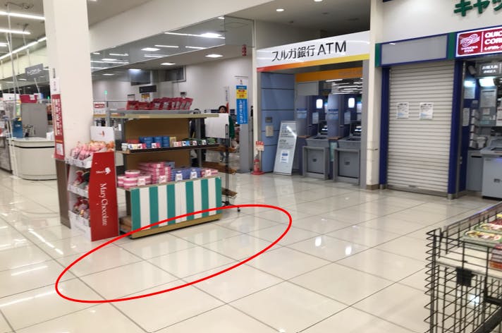 【西友　松長店】1階サービスカウンター横　プロモーション用途や物販、食物販のポップアップストアに最適なスーパー店内催事イベントスペースの画像