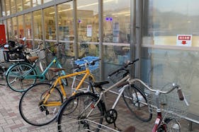 【オークワ高石羽衣】販促キャンペーンやプロモーションイベントに適した軒下スペース