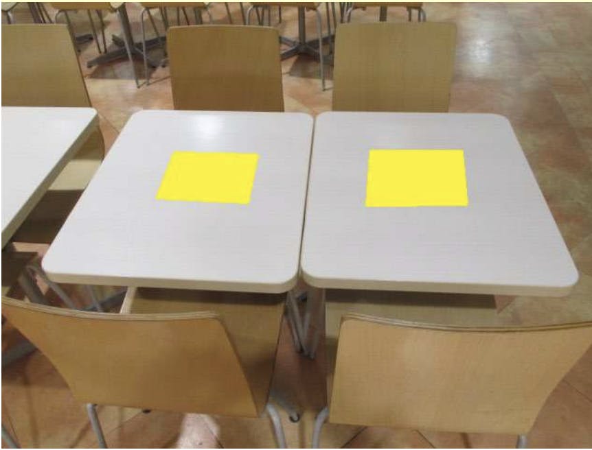 【イオンモール大和】モール内広告 フードコートテーブルシールの画像