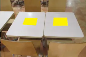 【イオンモール大和】モール内広告 フードコートテーブルシール