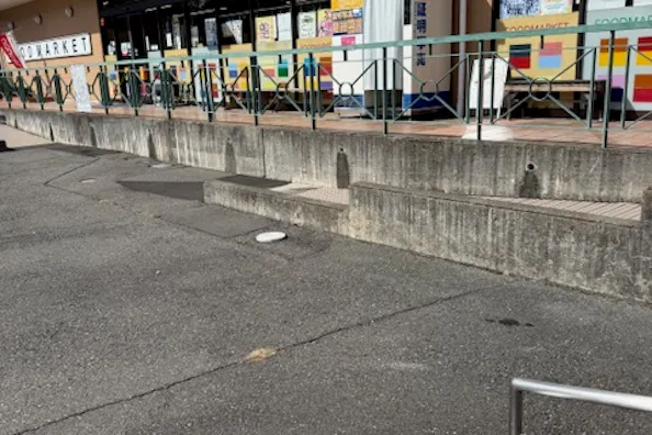 【信大前食彩館】キッチンカー出店やプロモーション催事に最適な店舗前駐車場スペース