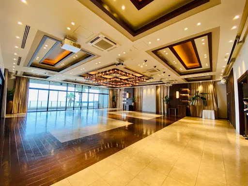 【海浜大通り】夕刻のサンセットが魅力の撮影やレセプションパーティーに適したイベントスペース(ラウレア-Laulea-)