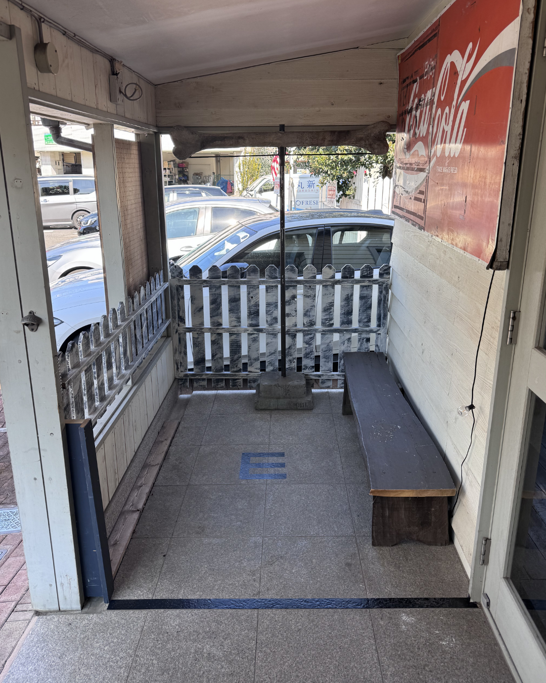 【埼玉県入間市／ジョンソンタウン内】屋外（屋根付き）路面スペースE｜展示・ポップアップ・物販におすすめ