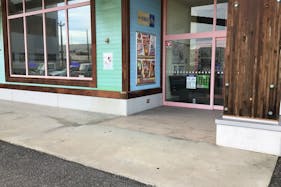 【ダイナム福井越前店ゆったり館】キッチンカーやプロモーションイベントの開催に最適なアミューズメント施設のイベントスペース