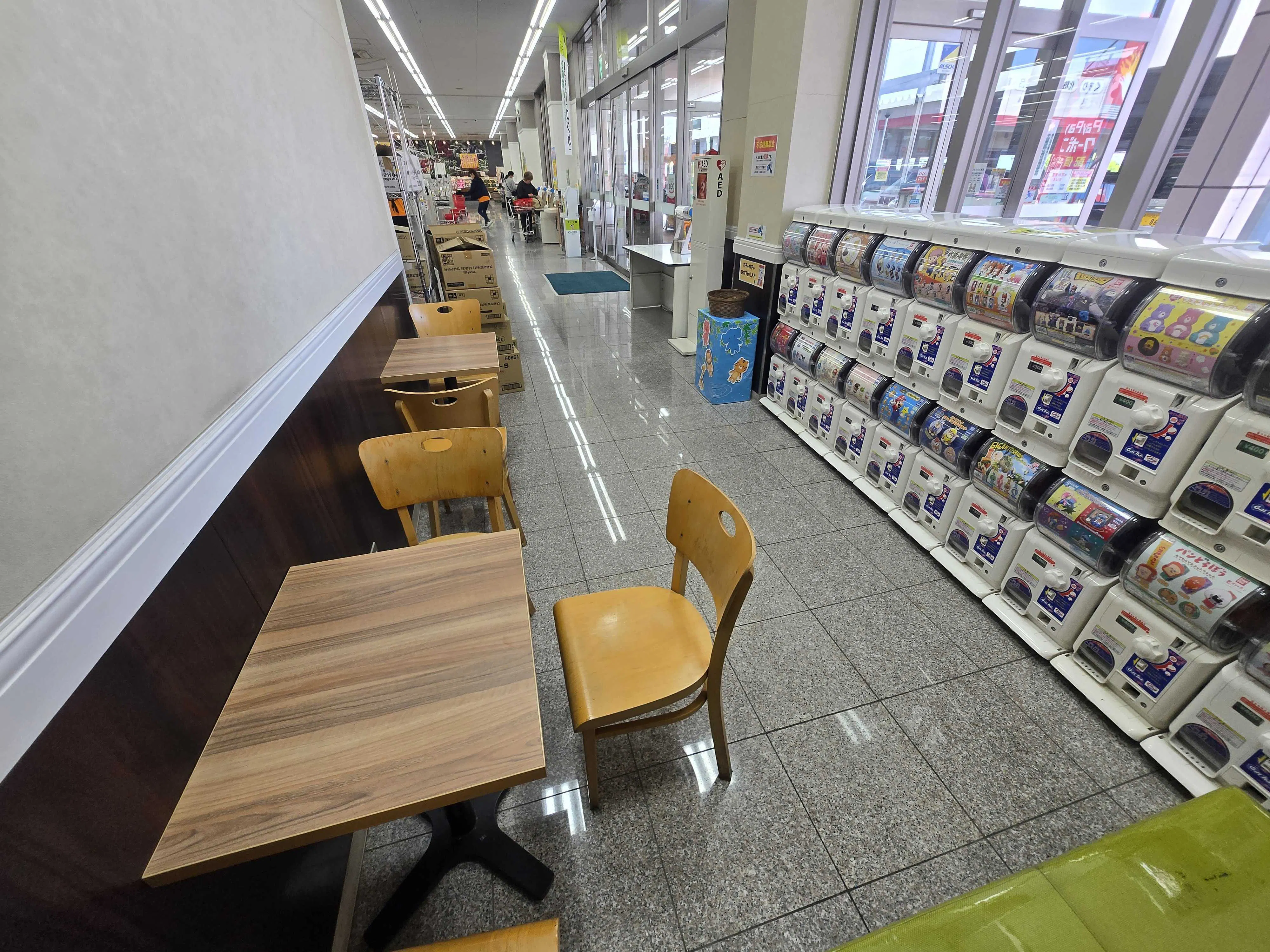 【ナフコ不二屋 生鮮下津市場店】 販促プロモーションや食物販等の催事イベントに最適な共用部通路のスペース